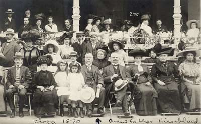 1870-family-port
